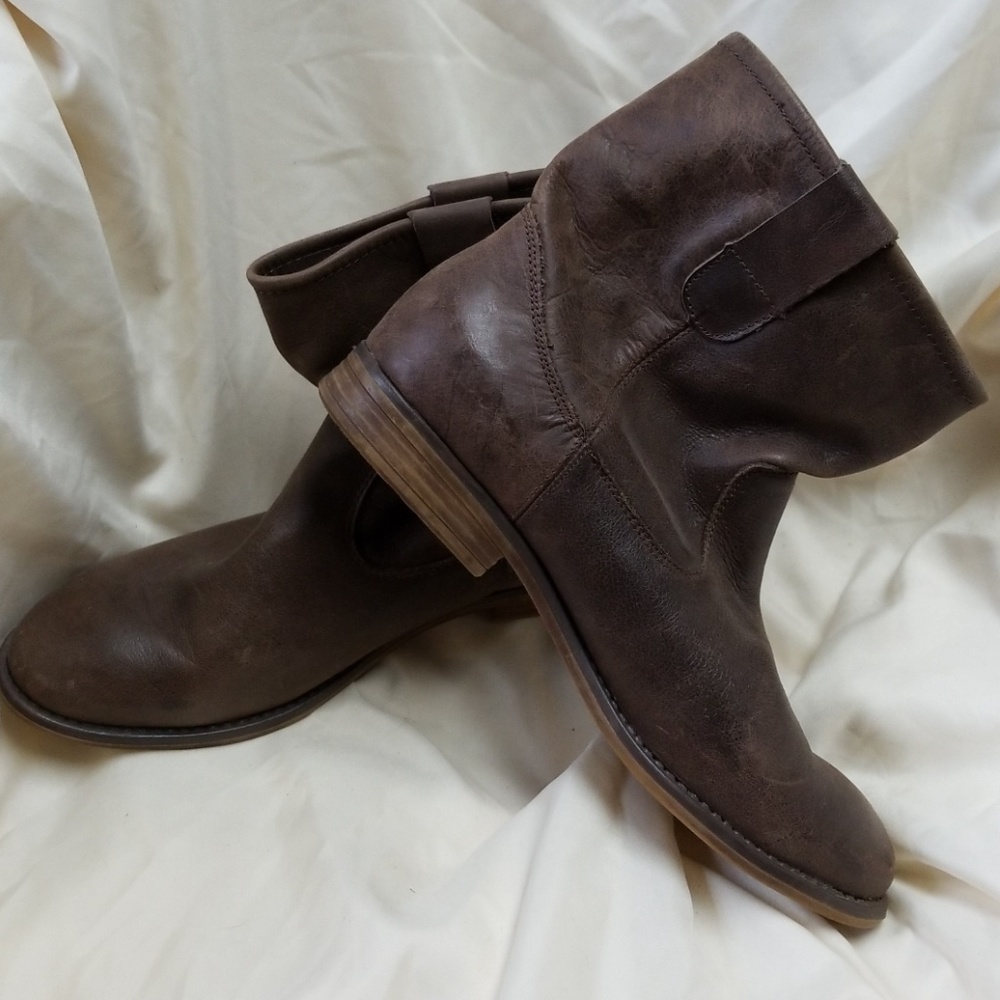 Crown Vintage booties